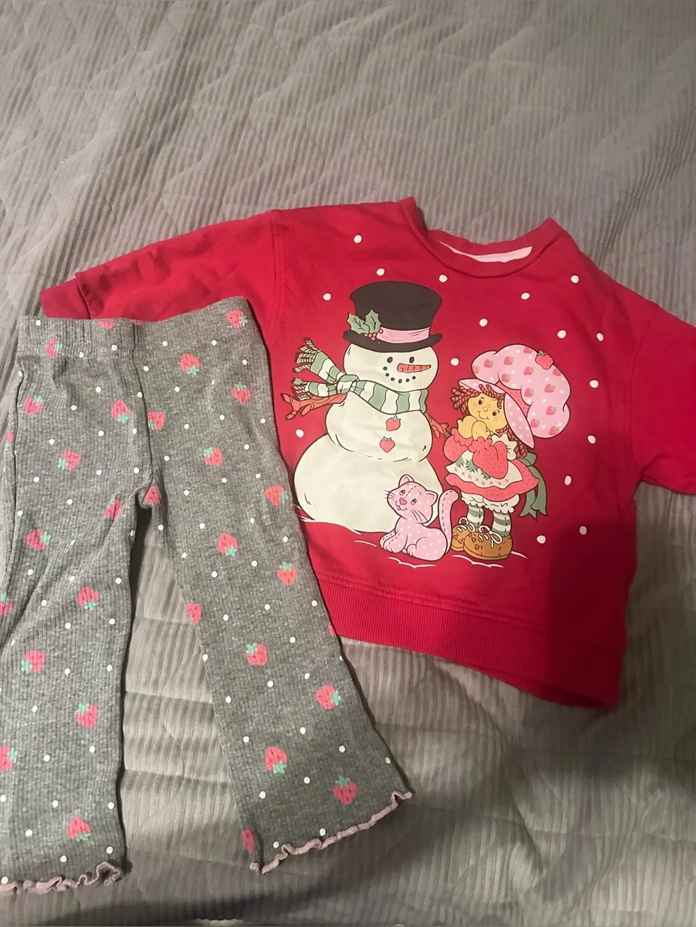 Strawberry Shortcake Sweatshirt And Flare Leggings 2 Piece Set.